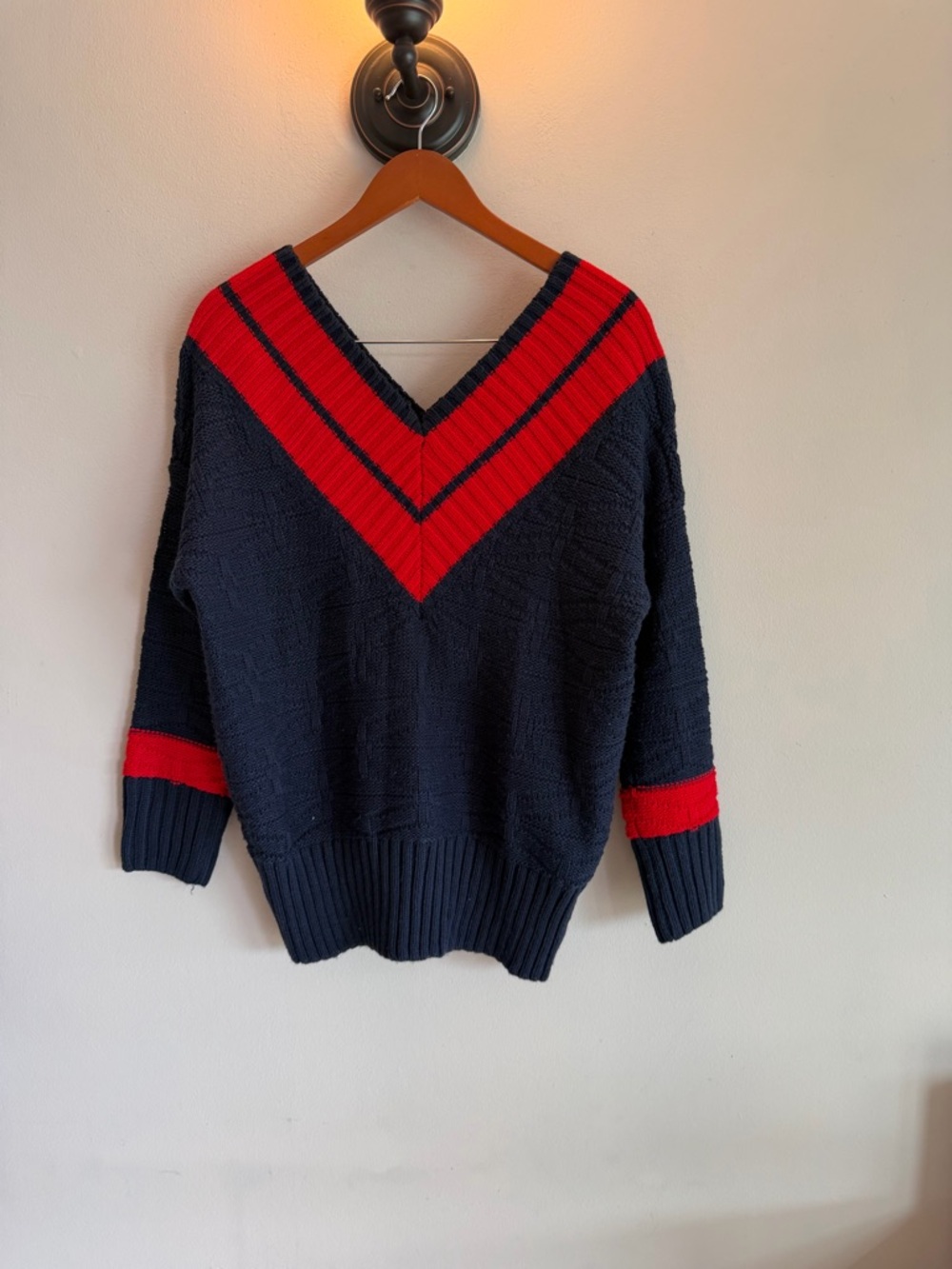 Navy and Red V‑Neck Women's Sweater one size